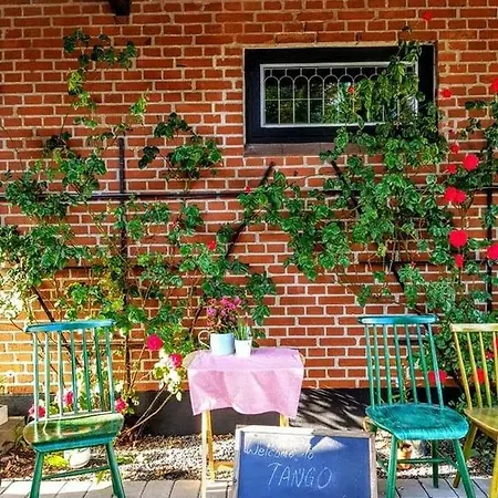 Tango Garden Holiday Homes * ビルン