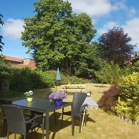 Tango Garden Holiday Homes Penzion *